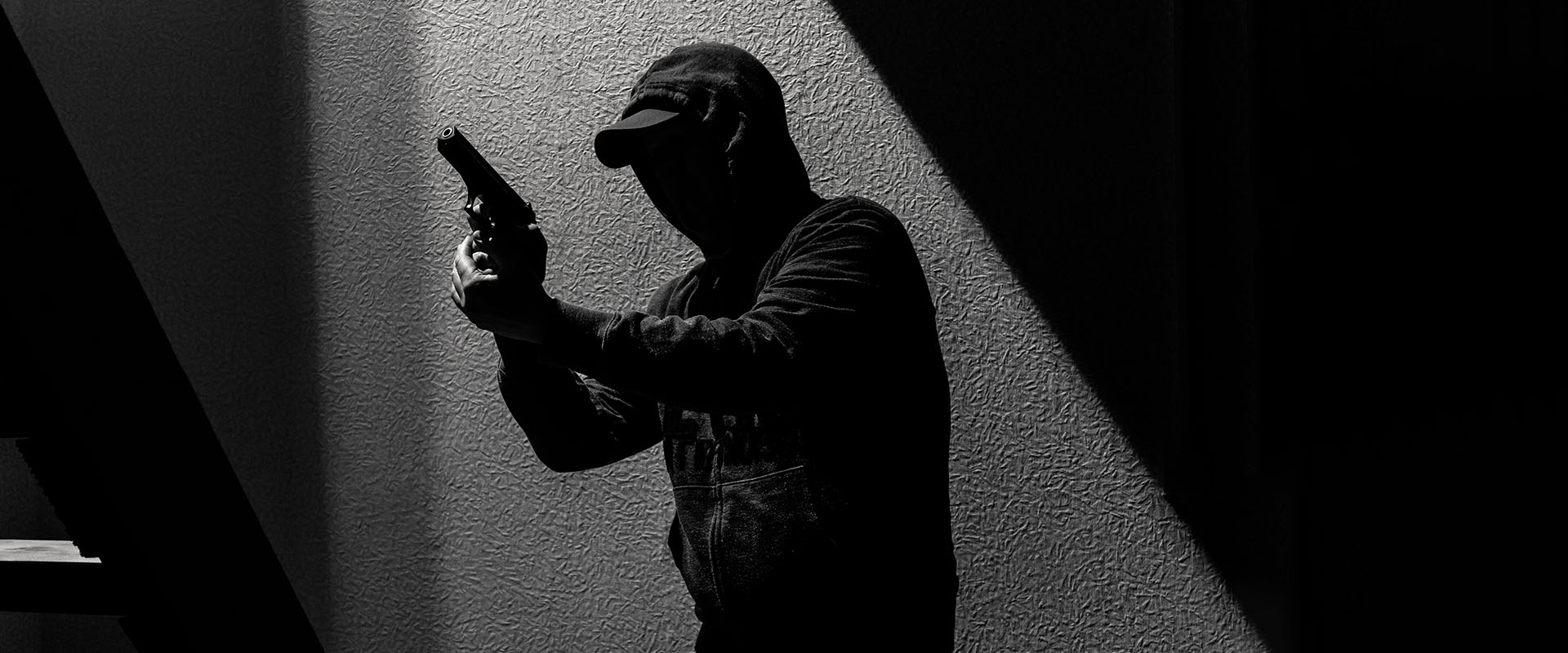 a cautionary tale: estate agent targeted by criminals