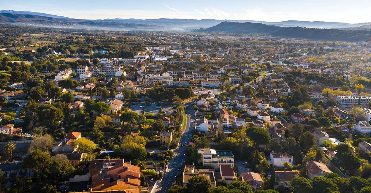 becoming the neighbourhood expert